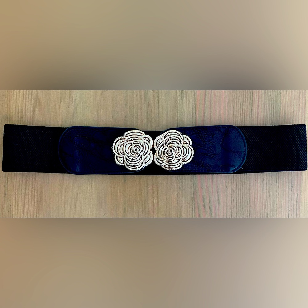Wide elastic belt